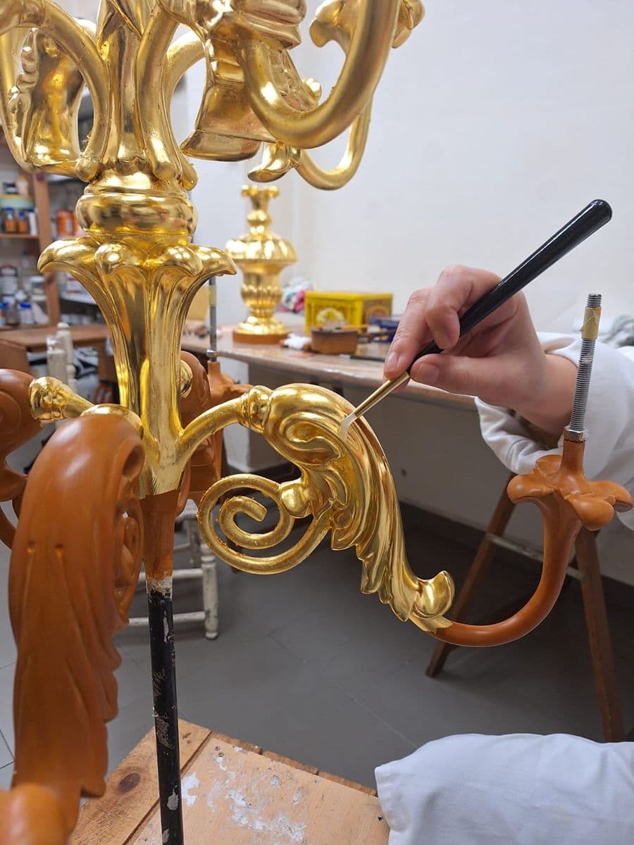 02 candelabros nuestro padre jesus nazareno murcia dorado brunido oro fino 2024 02 candelabros nuestro padre jesus nazareno murcia dorado brunido oro fino 2024